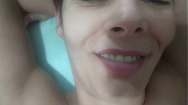 Irmã é afastada da igreja por ter vazado vídeo trepando com um garoto de 18 anos
